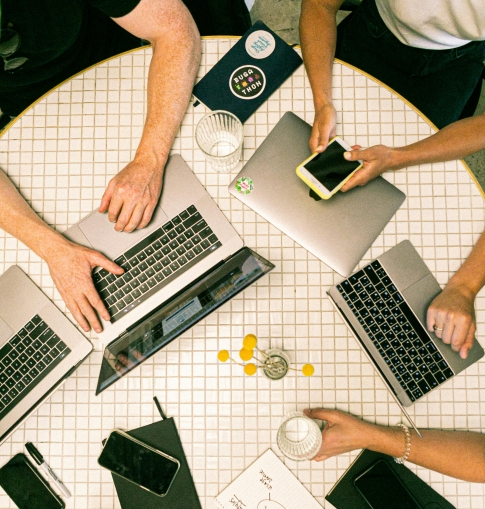 Création d'un site internet sur mesure pour votre agence d'influence